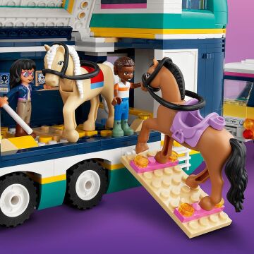 LEGO® Friends At Gösterisi Römorku 41722-8 Yaş ve Üzeri Çocuklar için At Binme Ekipmanı İçeren Oyuncak Yapım Seti (989 Parça)