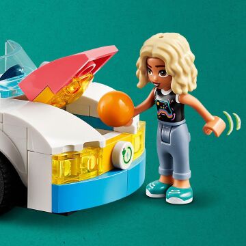 LEGO Friends Elektrikli Araba ve Şarj İstasyonu 42609-6 Yaş ve Üzeri Çocuklar için Zac ve Nova Minifigürü İçeren Yaratıcı Oyuncak Yapım Seti (170 Parça)