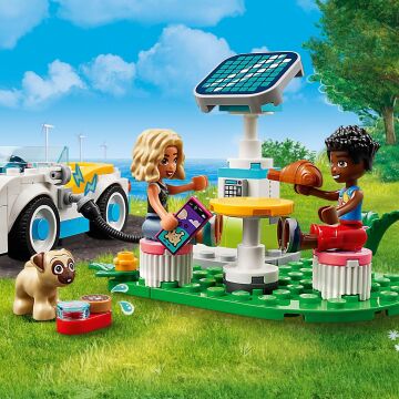LEGO Friends Elektrikli Araba ve Şarj İstasyonu 42609-6 Yaş ve Üzeri Çocuklar için Zac ve Nova Minifigürü İçeren Yaratıcı Oyuncak Yapım Seti (170 Parça)
