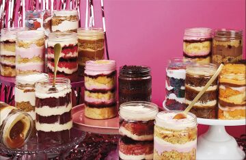 The Finch Bakery Book: Sweet and simple homemade treats and showstopper celebration cakes: Sweet Homemade Treats and Showstopper Celebration Cakes