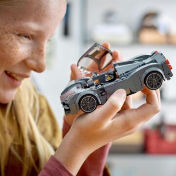 LEGO Speed Champions Pagani Utopia 76915-9 Yaş ve Üzeri Çocuklar İçin Hiper Araba Modeli İçeren Koleksiyonluk ve Sergilenebilir Yaratıcı Oyuncak Model Yapım Seti (249 Parça)