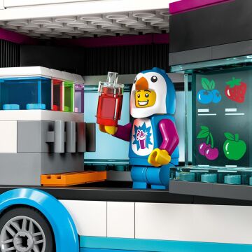 LEGO® City Penguen Buzlaş Arabası 60384-5 Yaş ve Üzeri Çocuklar için Seyyar Satıcı Oyuncak Yapım Seti (194 Parça)