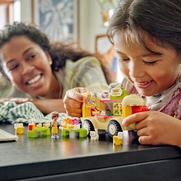 LEGO Friends Sosisli Sandviç Arabası 42633-4 Yaş ve Üzeri Çocuklar için Mini Bebek İçeren Yaratıcı Oyuncak Yapım Seti (100 Parça)