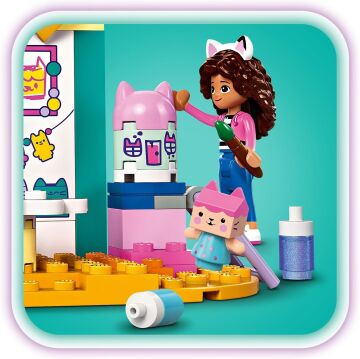 LEGO 4+ Gabby’s Dollhouse Karton Yavru Kedi ile El Sanatları 10795-4 Yaş ve Üzeri Çocuklar için Gabby Minifigürü İçeren Yaratıcı Oyuncak Yapım Seti (60 Parça)